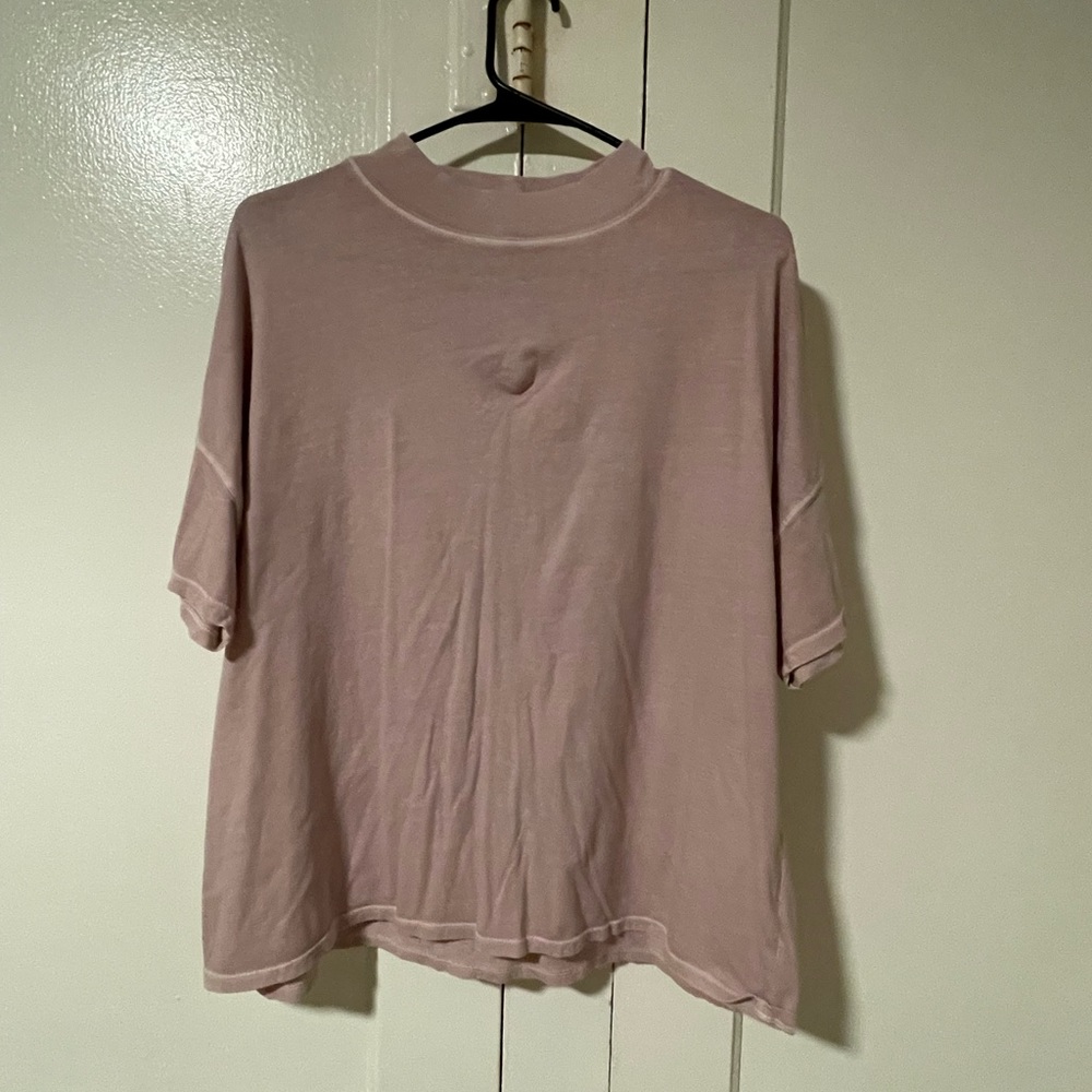 FREE PEOPLE: turtleneck dusty pink short sleeve tee